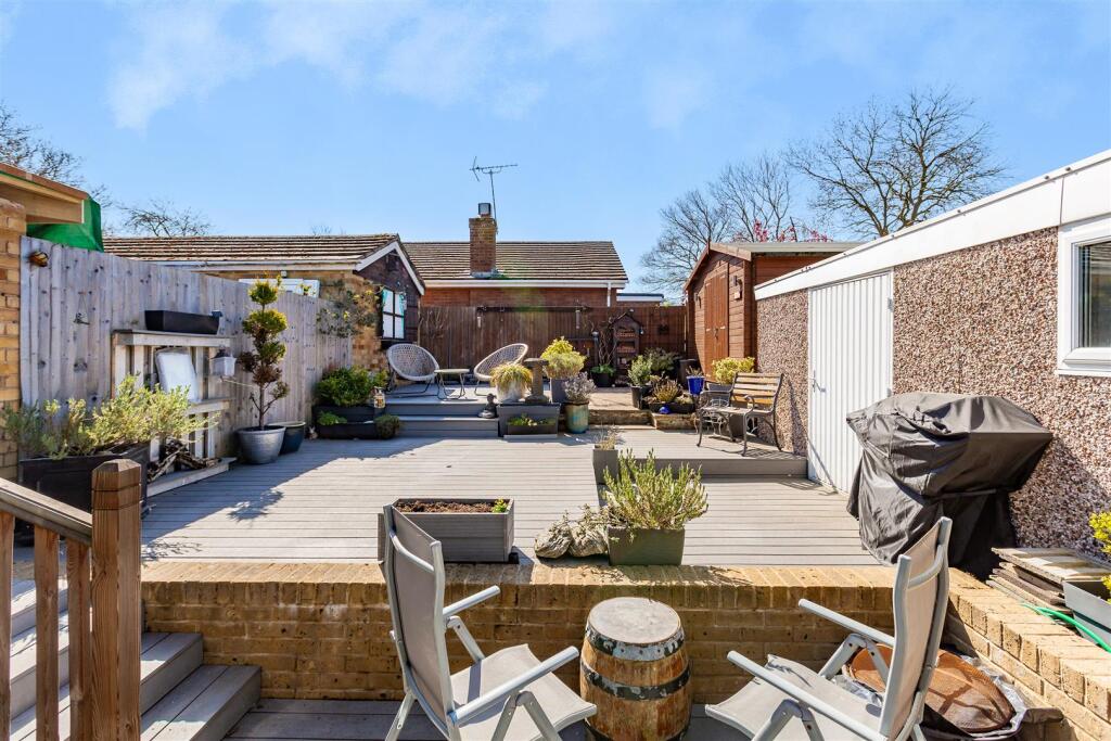 2 Selbourne Close-HR4 (1).jpg