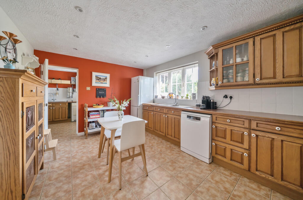 1316000-18-68654c...