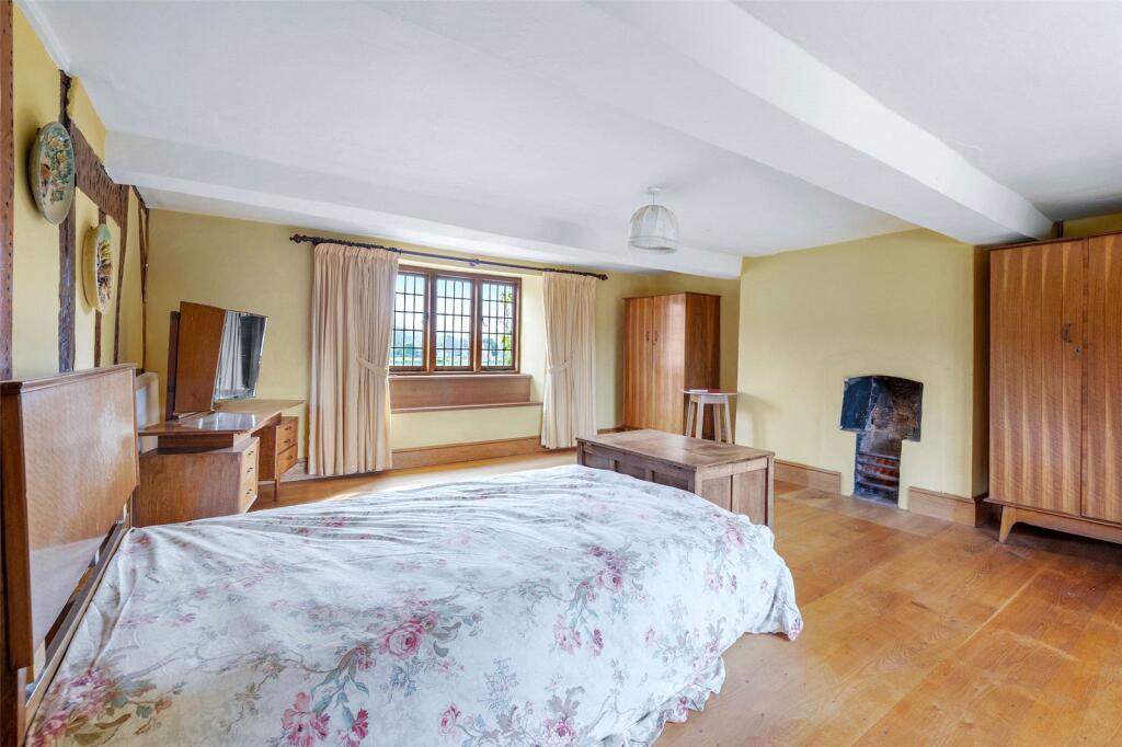 Feature Fireplaces