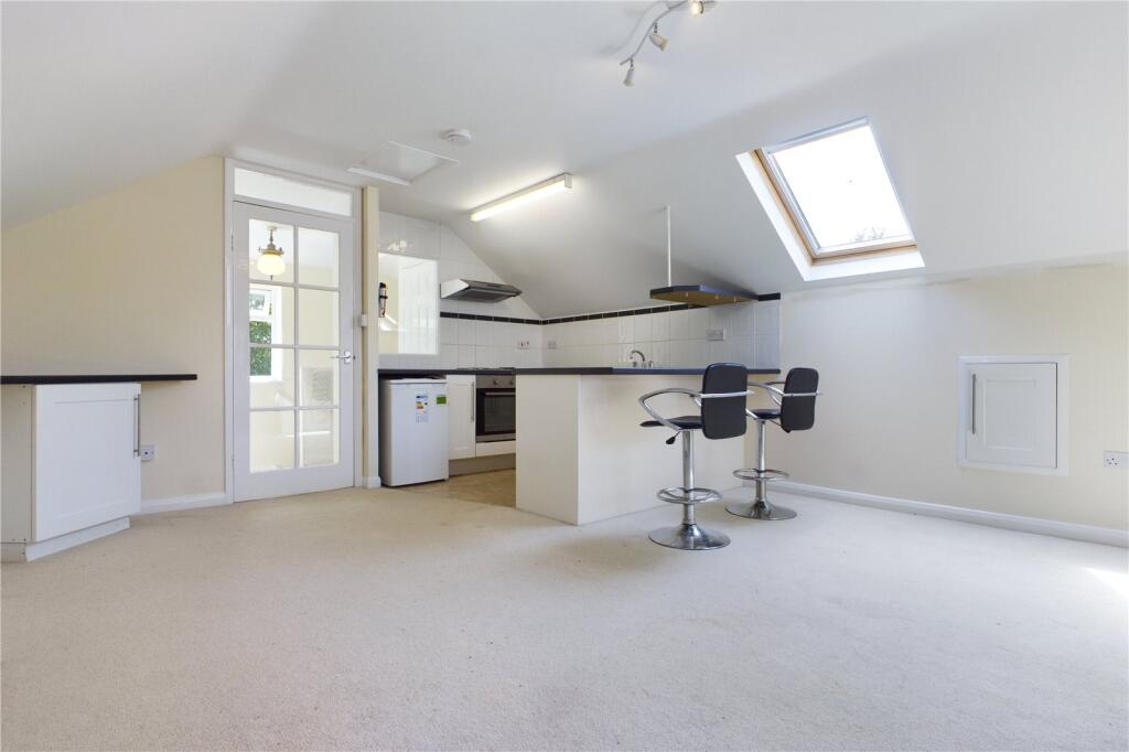 Living Room/Kitchen