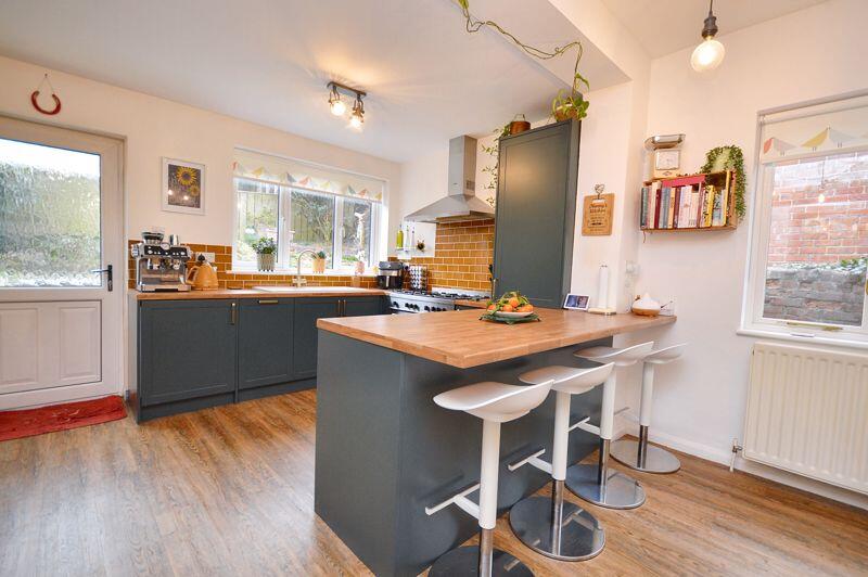 Dining kitchen