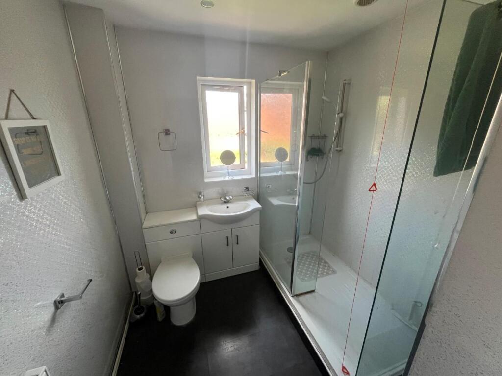 Shower room.jpg