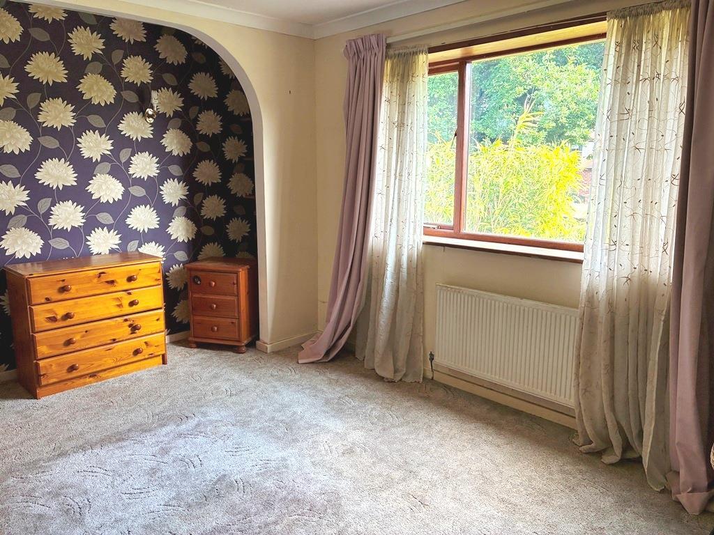 Bedroom (2).JPG