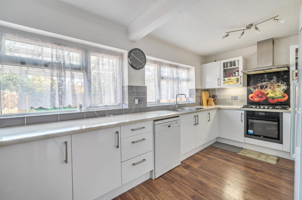 1372223-6-68fba42...