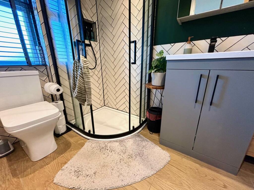 En/Suite Shower Room