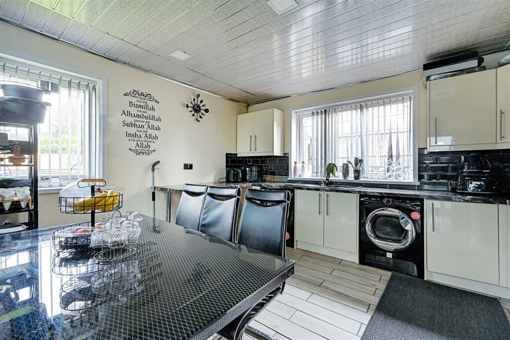 09-8956PHDEA - 17 Sandhill Lane - 058.jpg