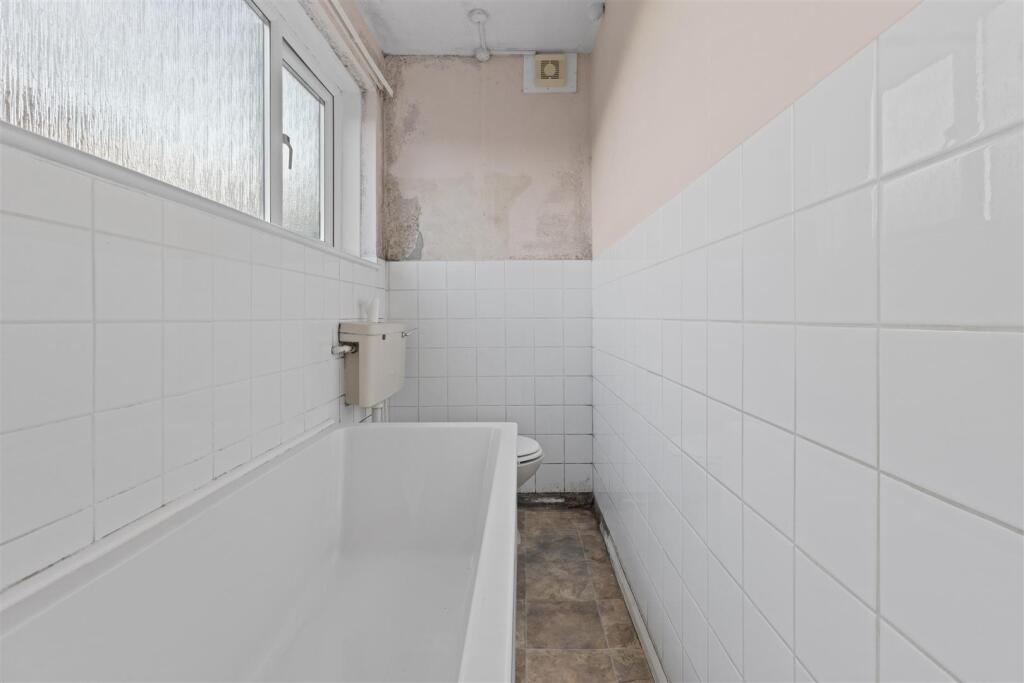 GFF bathroom #2.jpg