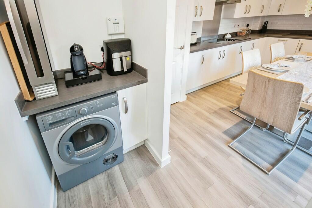 4385cec9-Photosho...