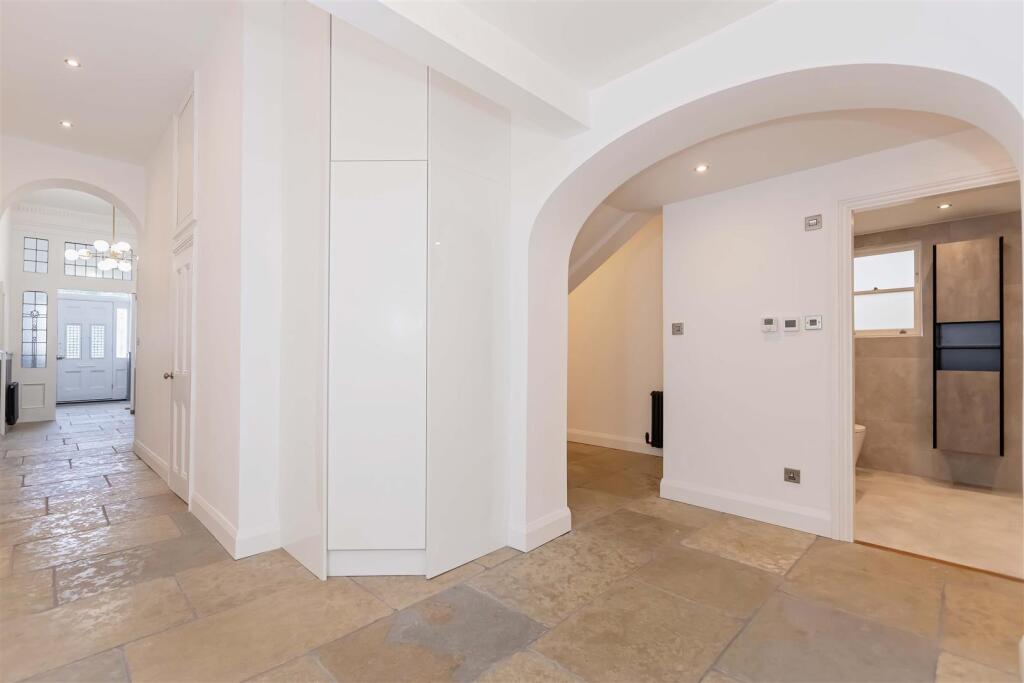 Adelaide Crescent_27.jpg