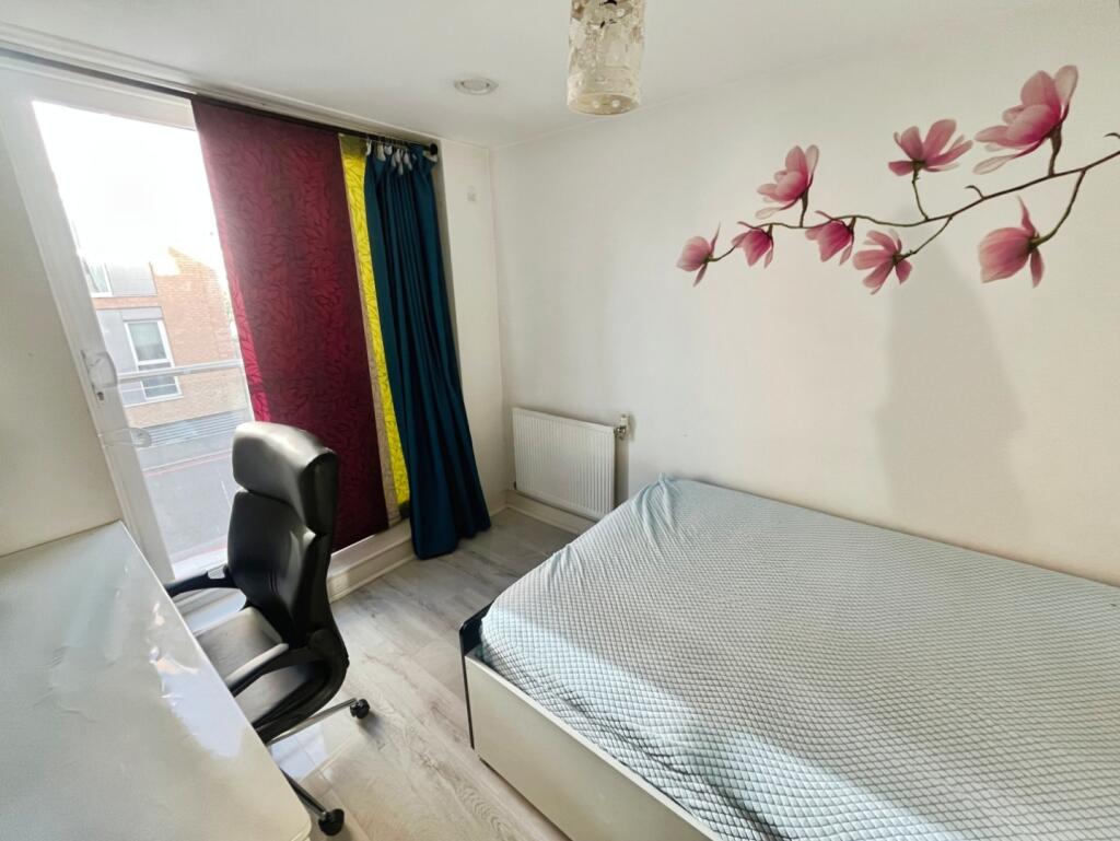 pbox-bedroom-337822.jpeg
