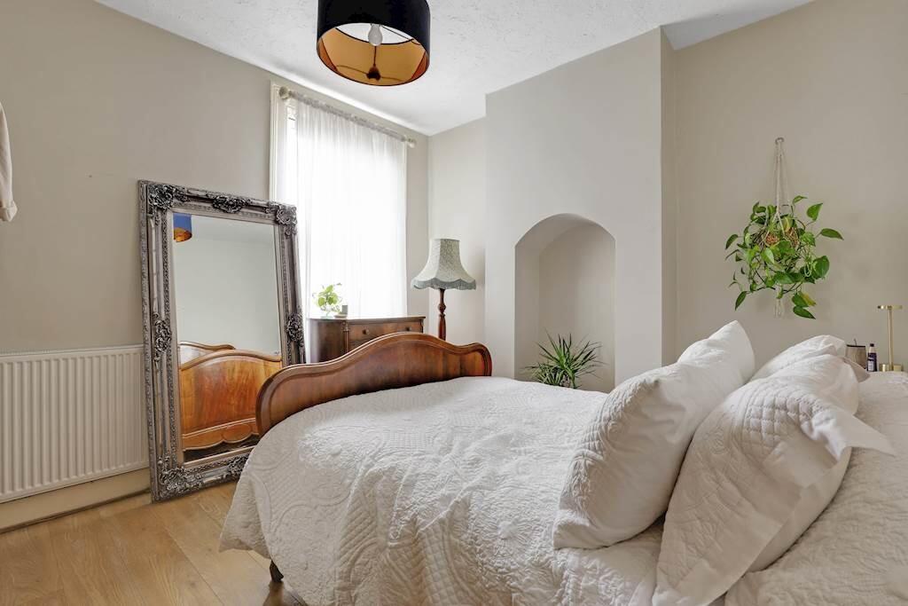 01-ebcfJHHGLL - 2...