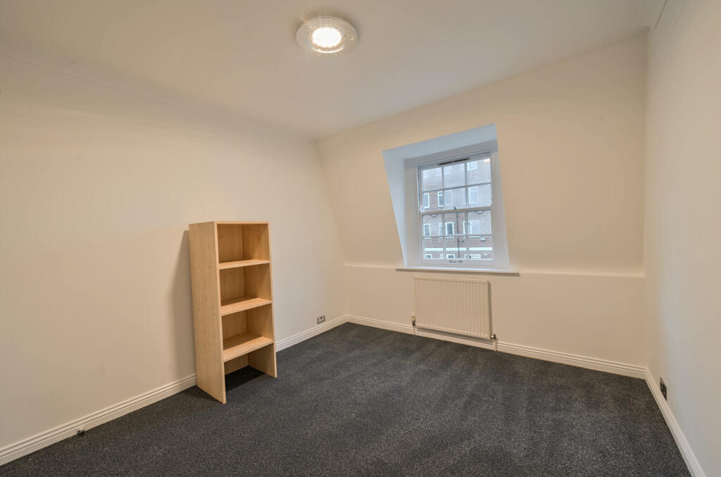 1373570-10-6907cc...