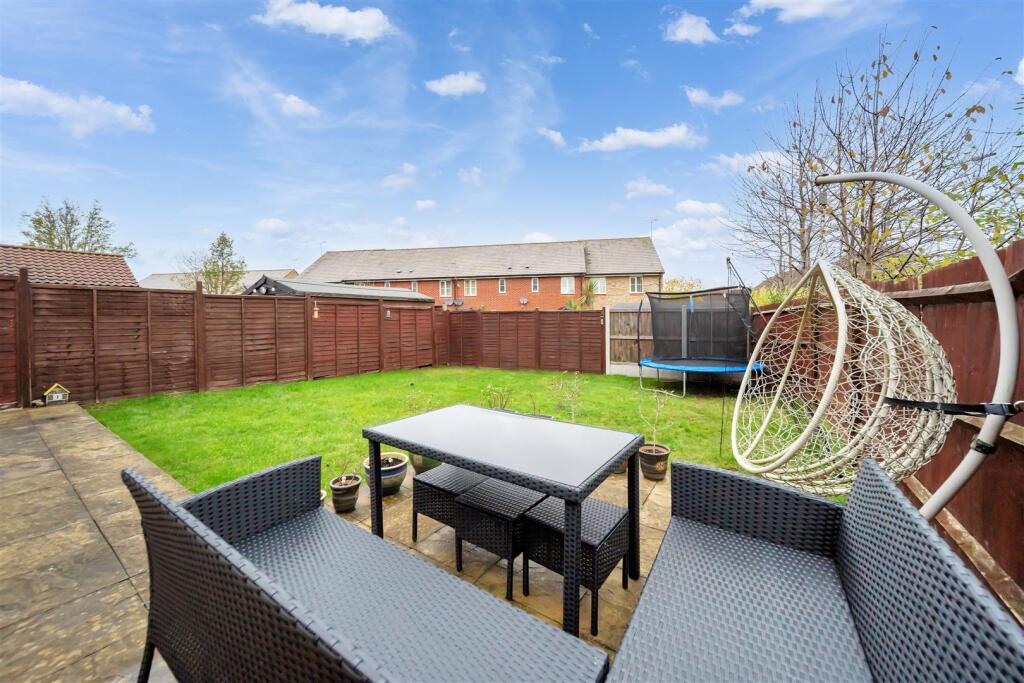 Burnet Close-09.jpg