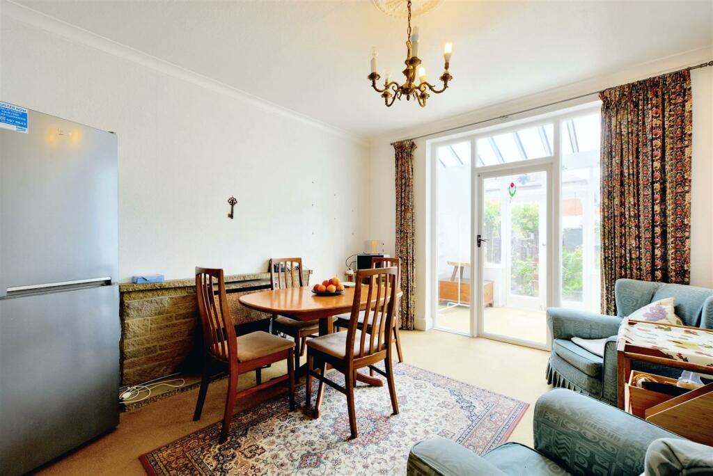 Dining Room_1.jpeg