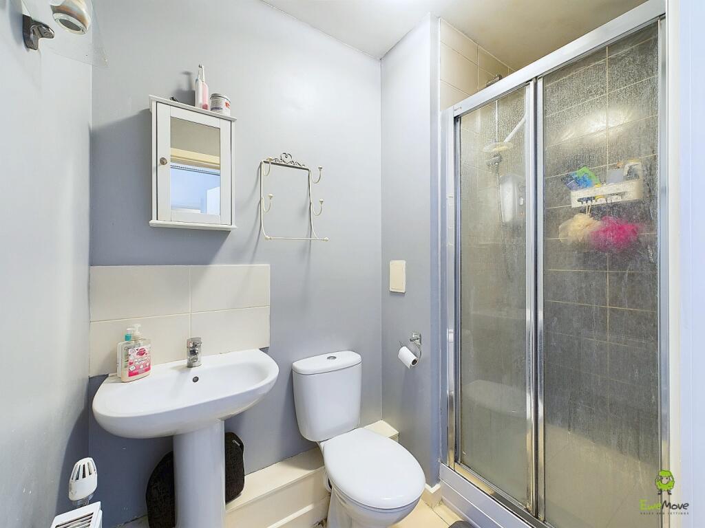 CAM03418G0-PR0115-STILL005