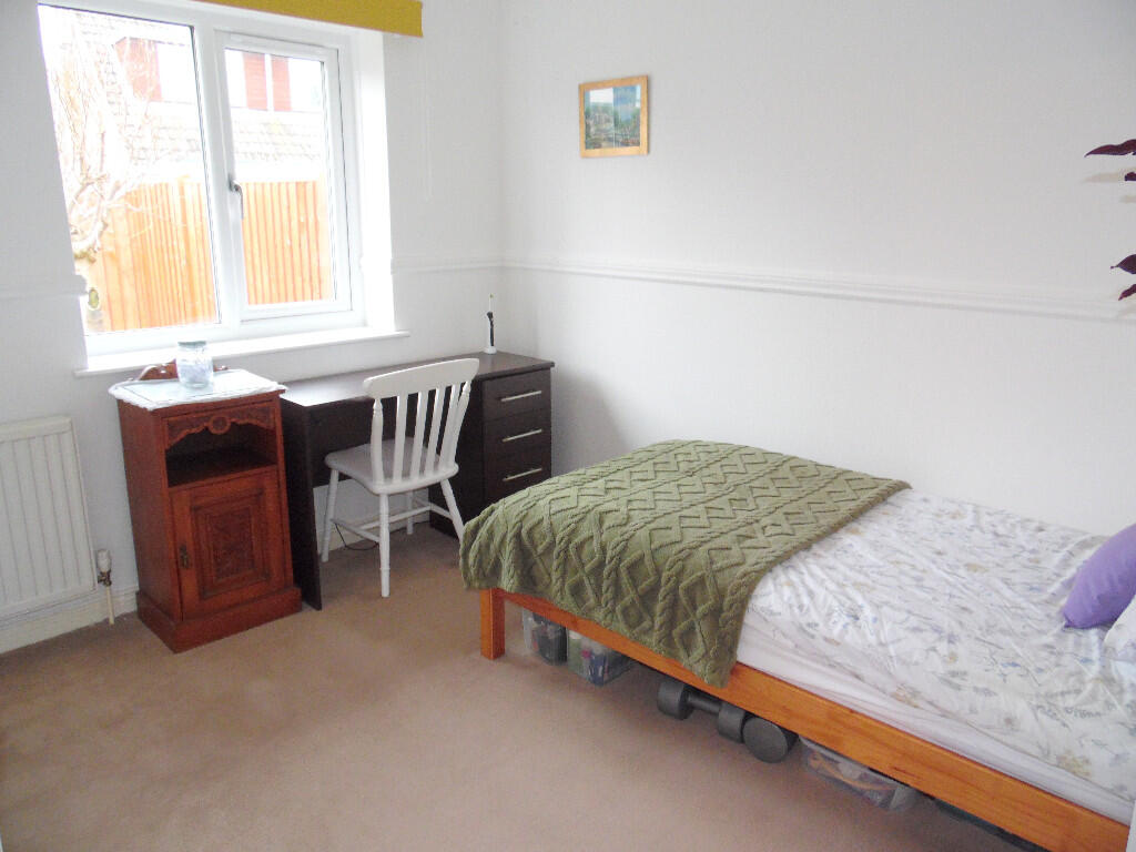 BEDROOM 2