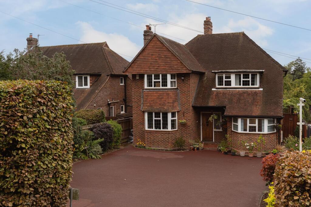 Leatherhead Road, Ashtead