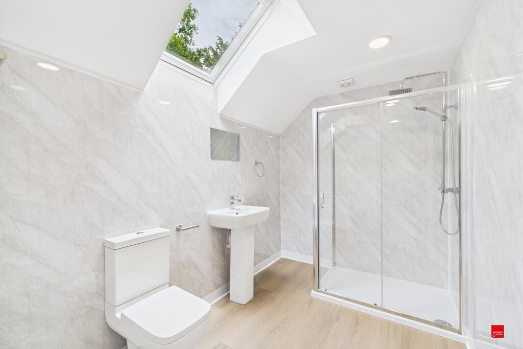 En Suite Shower R...