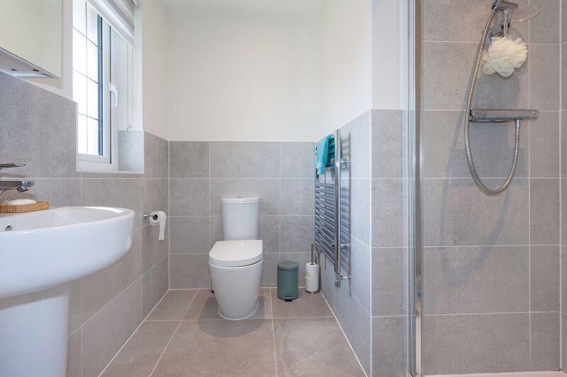 EN SUITE 