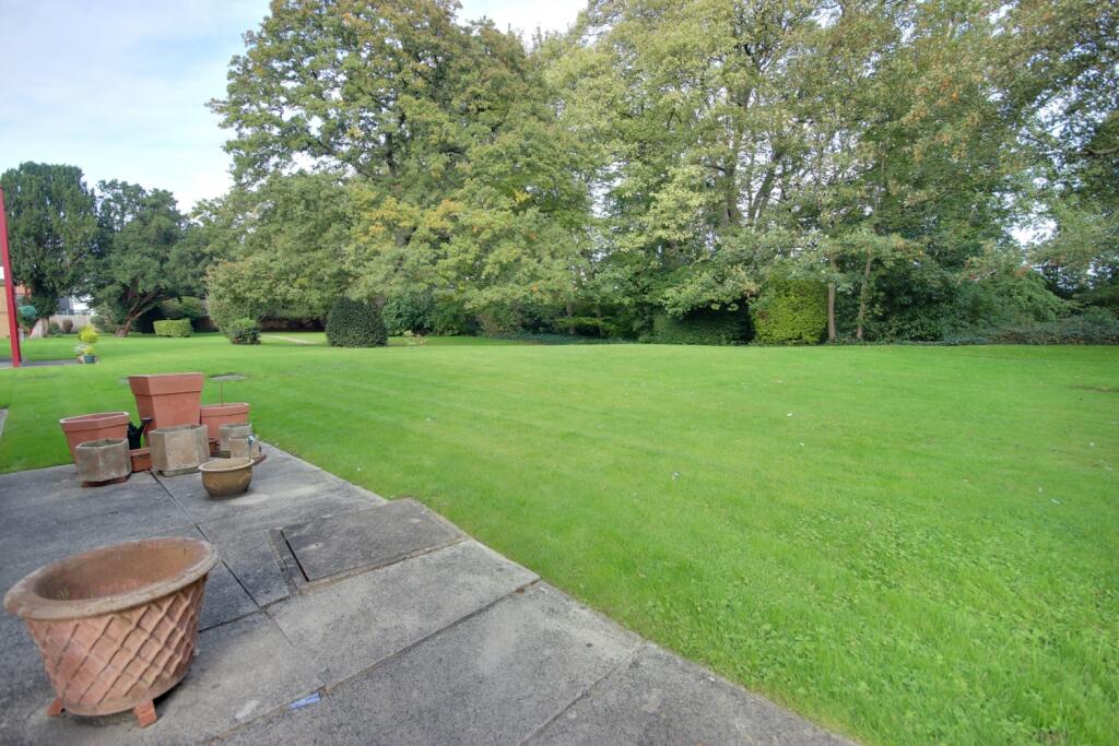 1 Parkland Gardens