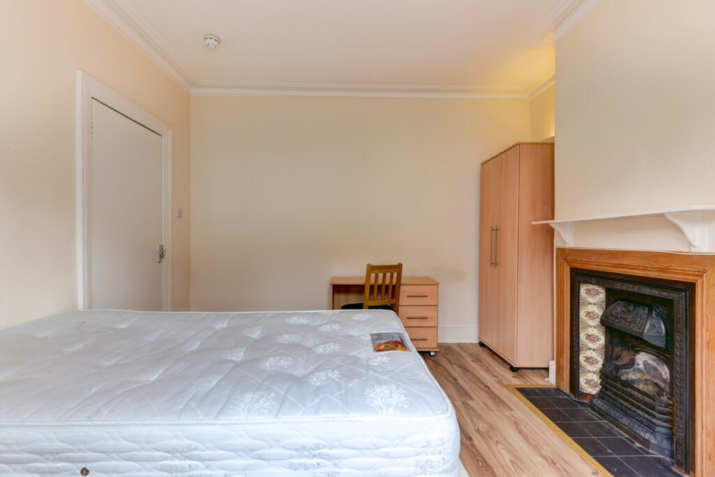 15 Stanley Road Bedroom 1 (2)