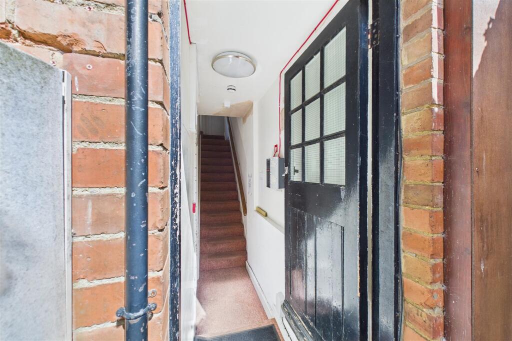 Flat 1, 2A Bull Lane, Westgate Street, Gloucester 