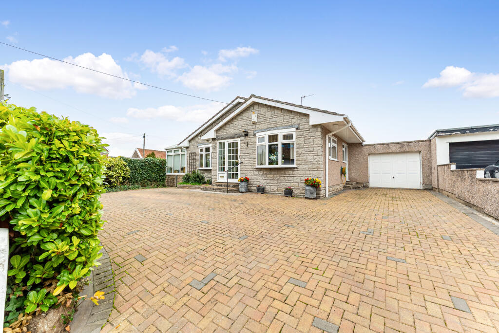 3 bed detached bungalow for sale Hutton, BS24