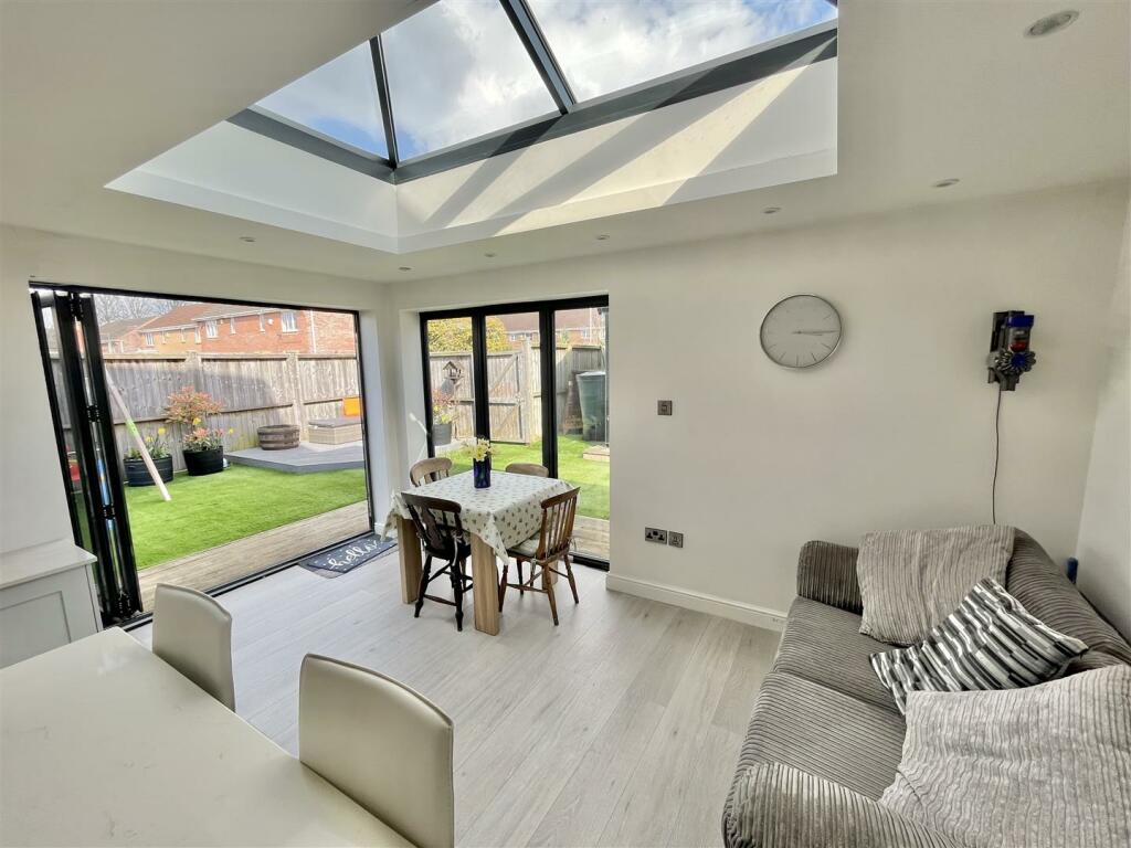Dining Kitchen Aspect 4.jpg