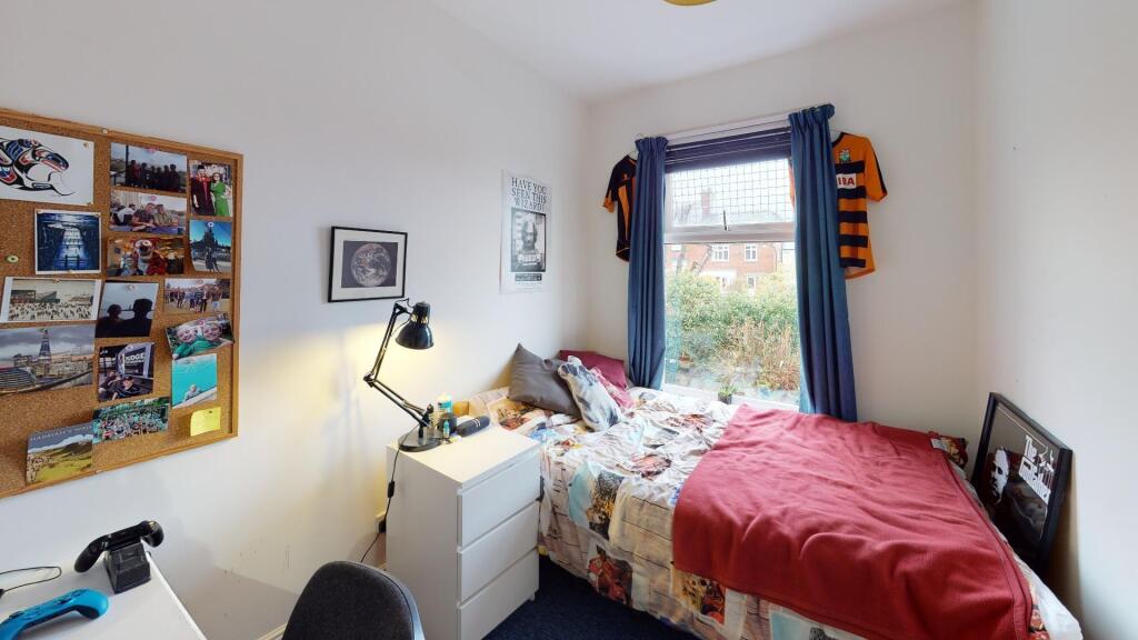 8-Rosa-Road-Bedroom(7).jpg