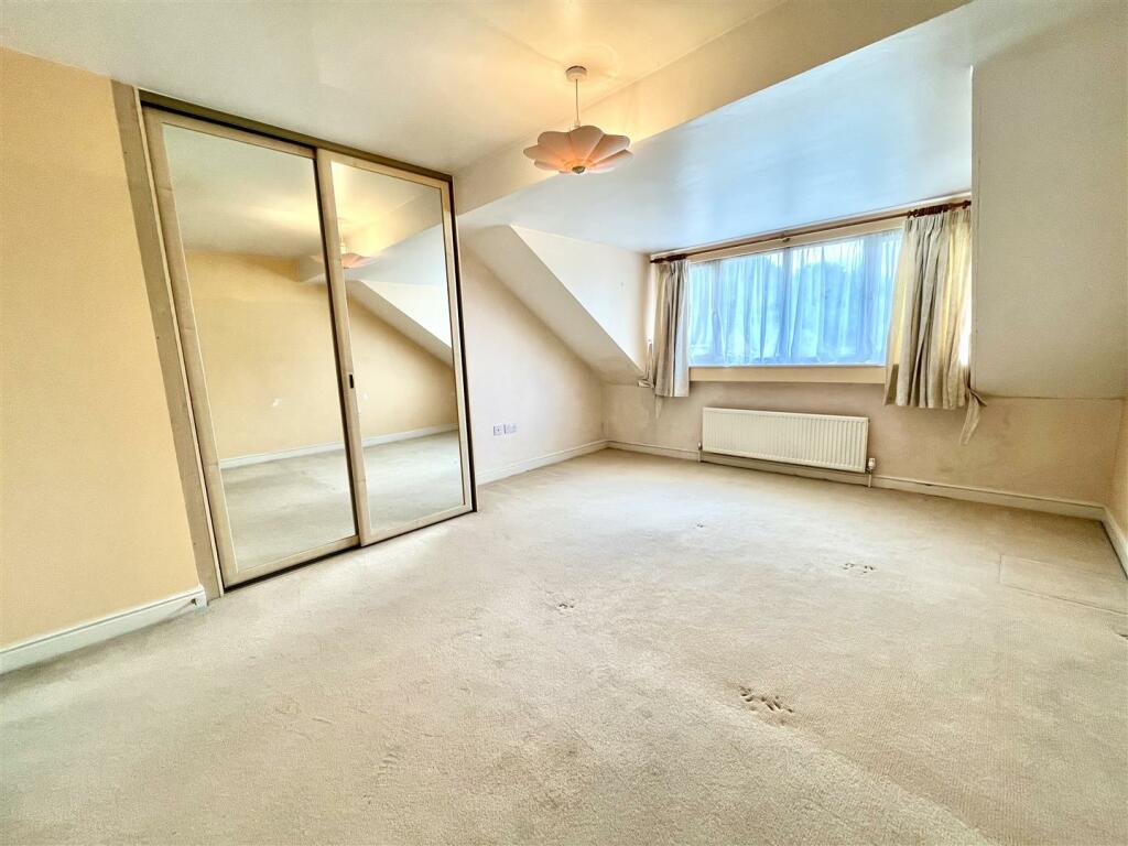 Bramleys Estate Agents - Maple Fold - Elland (5).j