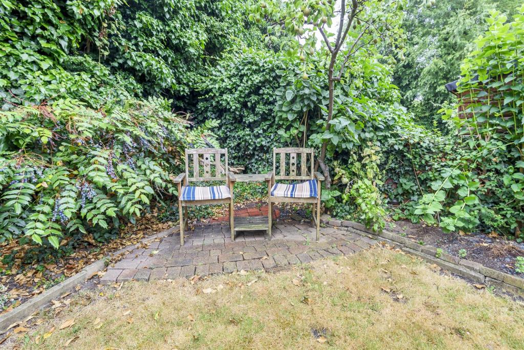 Seating Area.jpg