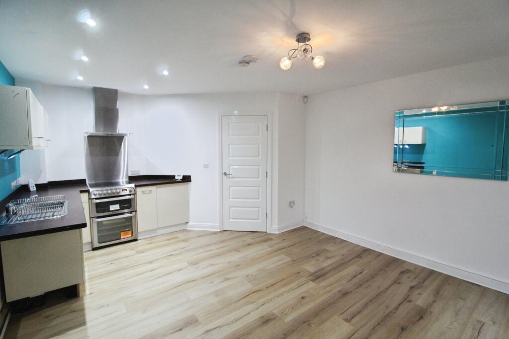 Lounge/Kitchen