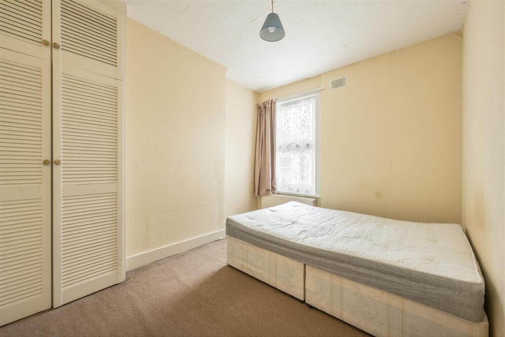 Green Street E7
