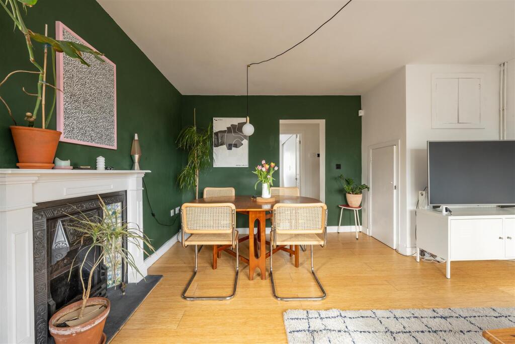 St Albans Court E11