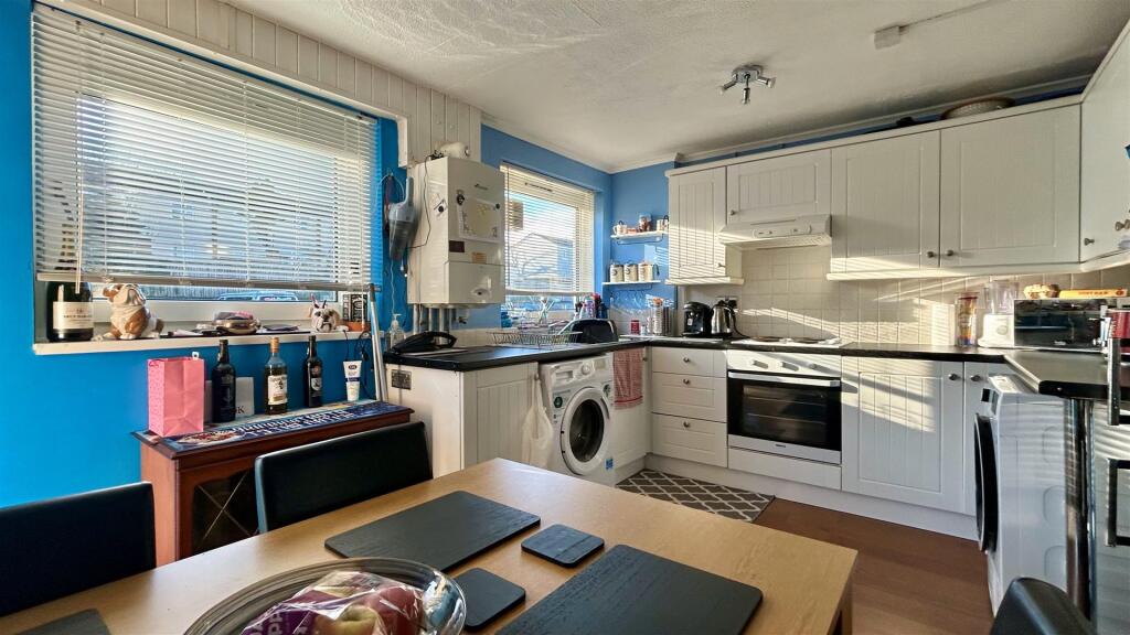 Kitchen 2 x.jpg