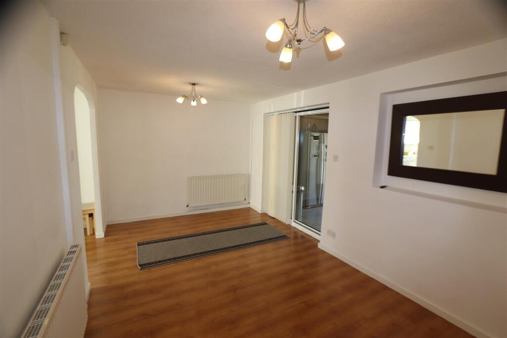 Dining Area.JPG