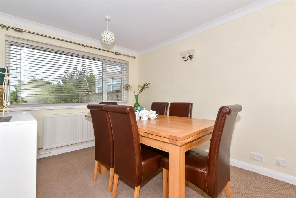 Bedroom 3/Dining Room