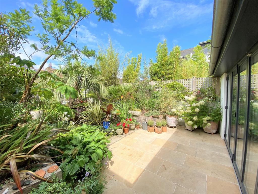 garden 3.jpeg