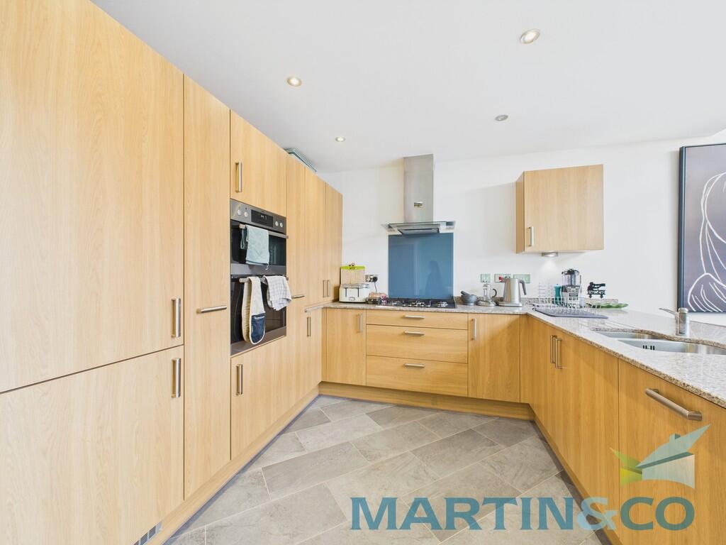 CAM01870G0-PR0162...