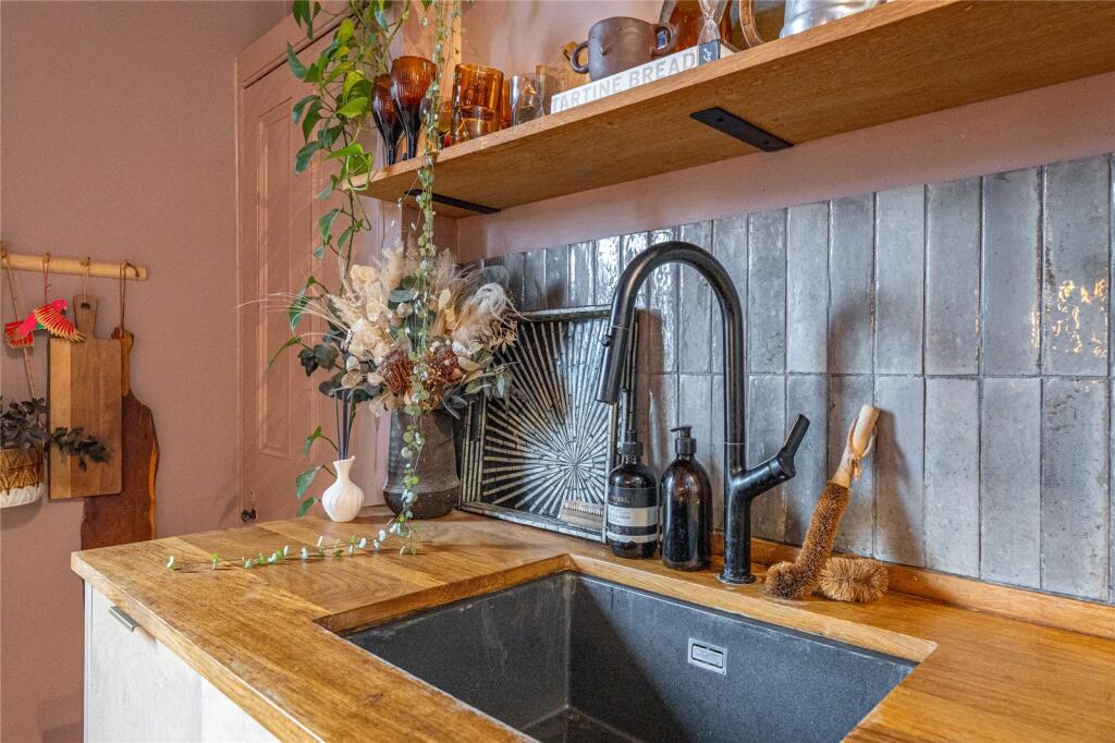 Kitchen Alt