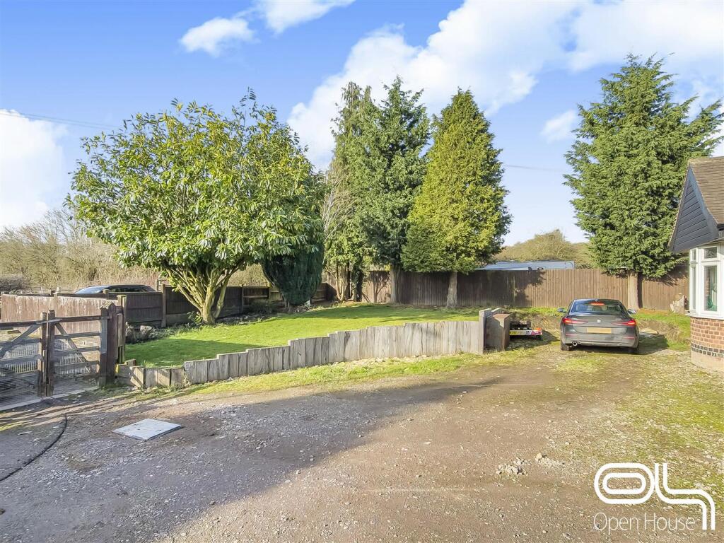 Measham Road (3).jpg