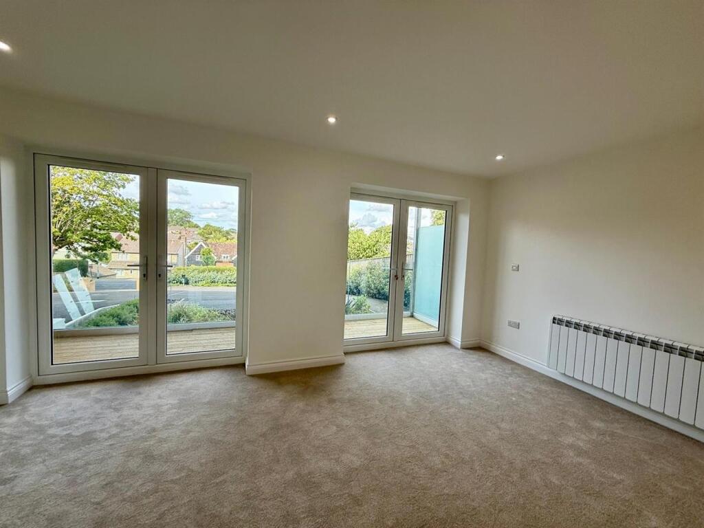 66 pr 6 lounge with window.jpg