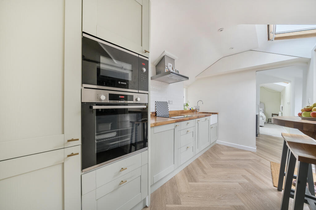 13556911368caa275f36b9