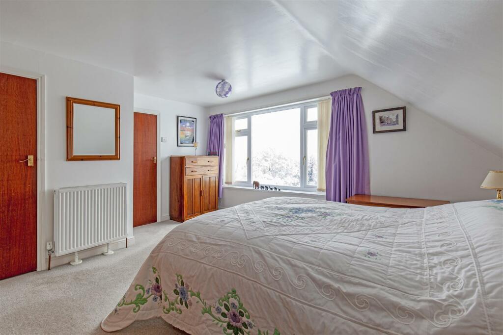 Bedroom 1-2.jpg