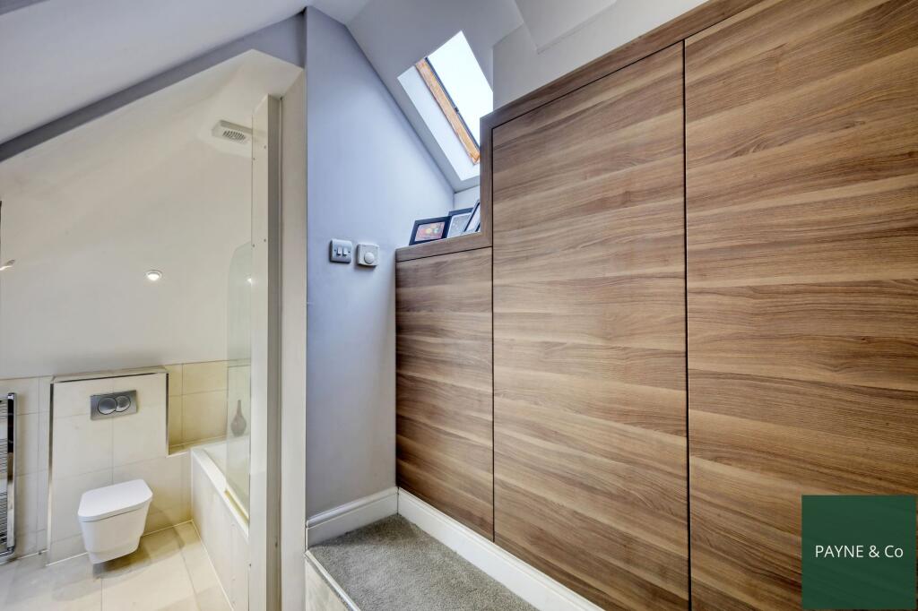 Second Floor Bathroom/WC