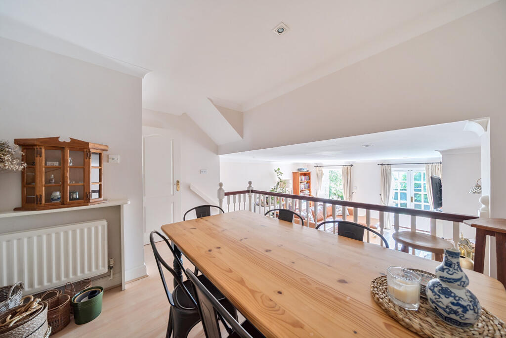 1297833-11-683040...