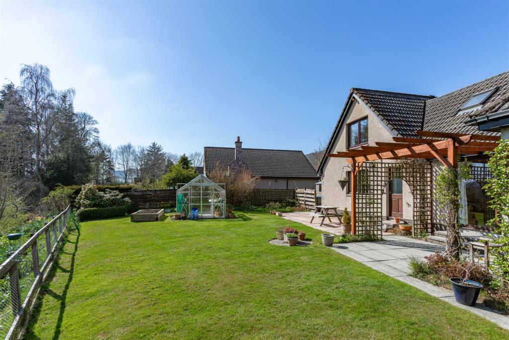 34 Melrose Road Galashiels Externals 11.JPG