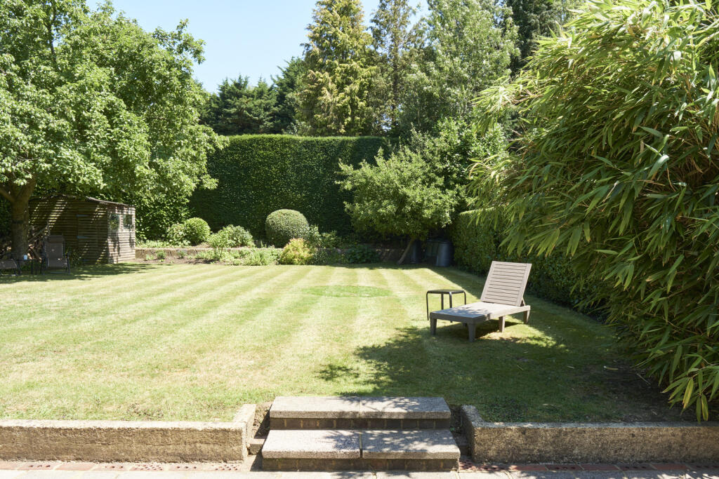 170056 - Hawthorne Road_EXT_070_HDR.jpg