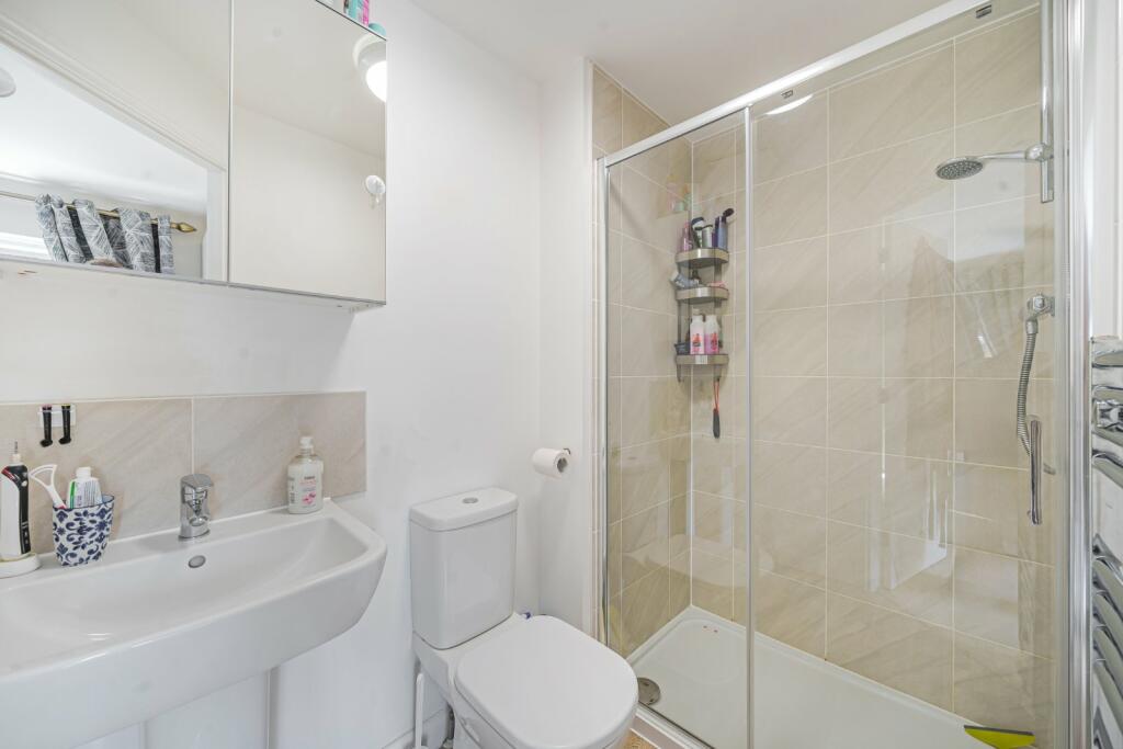 En-Suite Bathroom