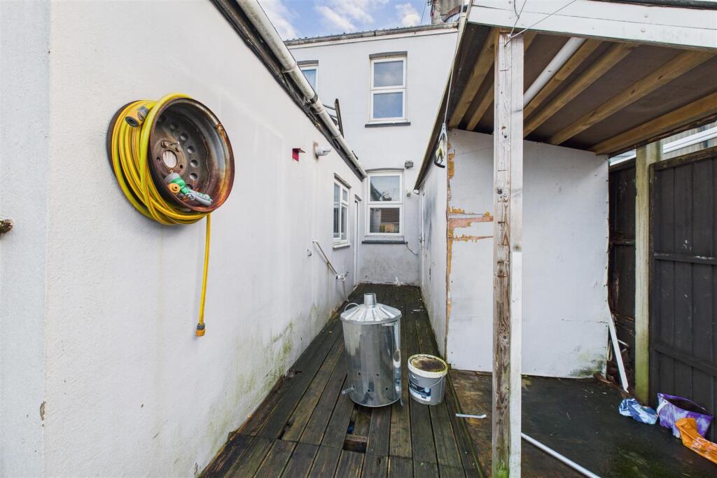 17 Kimberley Road Kingswood, Bristol, BS15 1RG | F